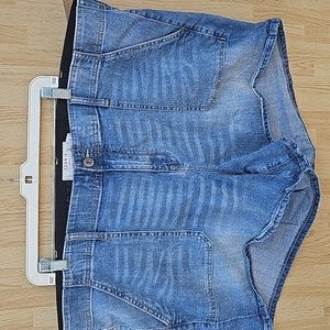 Torrid sz 24 shorts